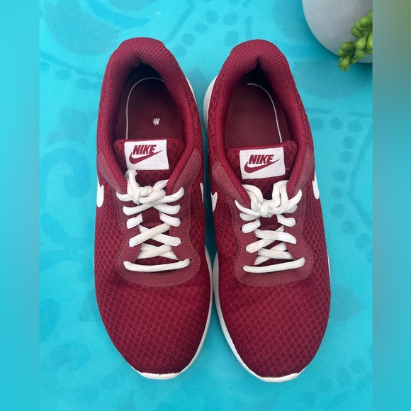 Nike Women’s Tanjun Running Sneakers size 7.5 - Picture 5 of 9